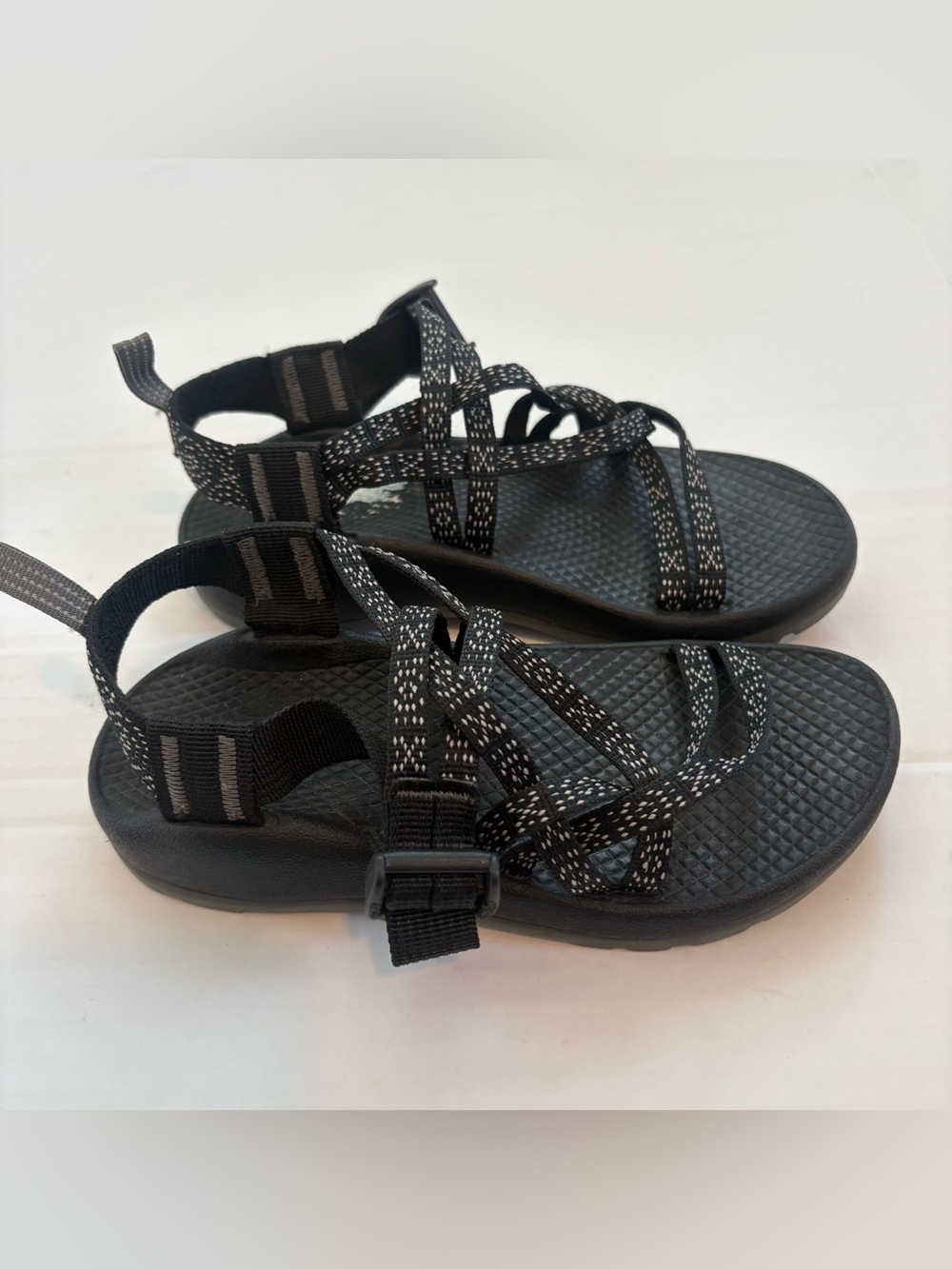 Kids Childrens Chaco ZX/1 Hugs and Kisses Hiking Outdoor Sandals Size 13